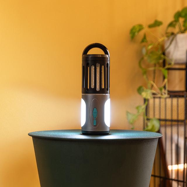 Cecotec ByeFly 3000 Go Matamoscas Eléctrico Y Anti Mosquitos Portátil Con Batería De 1800 MAh Waterproof Luz Lateral Y Linterna Trasera. Incluye Gancho Para Colgar. Matamoscas Eléctrico / Lámpara Anti Mosquitos