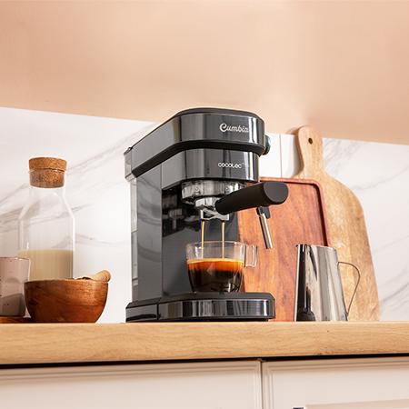 Cecotec Cafelizzia 890 Dark Cafetera Express Para Espressos Y Cappuccino Dispone De Sistema De Rápido Calentamiento Por Thermoblock 20 Bares Modo Auto Para 1 Y 2 Cafés Vaporizador Orientable Y Conducto De Agua Para Infusiones.