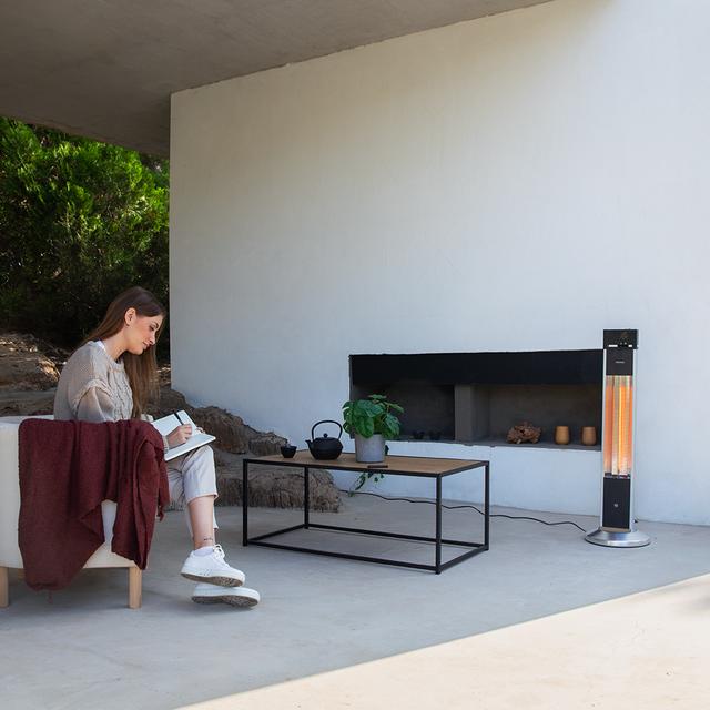 Cecotec Calefactor De Exterior ReadyWarm 2000 Power Tower Calefactor De Exterior De Torre Con 2000 W Tecnología Halógena 3 Niveles De Potencia Mando A Distancia Y Display. Calefactor De Exterior 
