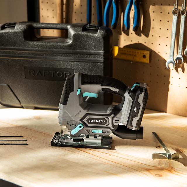 Cecotec CecoRaptor MultiCut 2020 Advance. Sierra De Calar Sin Cables De Batería 20 V Y 2000 MAh Velocidad Sin Carga De 2700 RPM Profundidad Corte 80mm Madera 12mm Aluminio Y 5mm Metal Sierra De Calar Batería