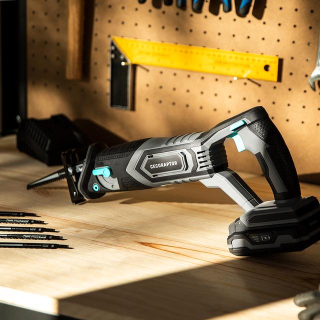 Cecotec CecoRaptor Quick&Cut 2020 Advance. Sierra De Sable Sin Cables Con Batería 20V Y 2000 MAh Frecuencia De Oscilación 3000spm Profundidad Corte 100mm Madera 10mm Aluminio 8mm Metal Sierra De Sable Batería