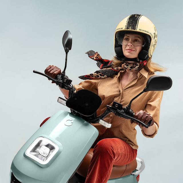 Cecotec Cecotec Piazza (Azul) Con Una Potencia Máxima De 1440W Y Con Opción De Una O Dos Baterías (55-110 Km De Autonomía).Disponible En Dos Colores Combina Estilo Y Ligereza.L1eB (Equivalente A 49cc)  ciclomotor Eléctrico