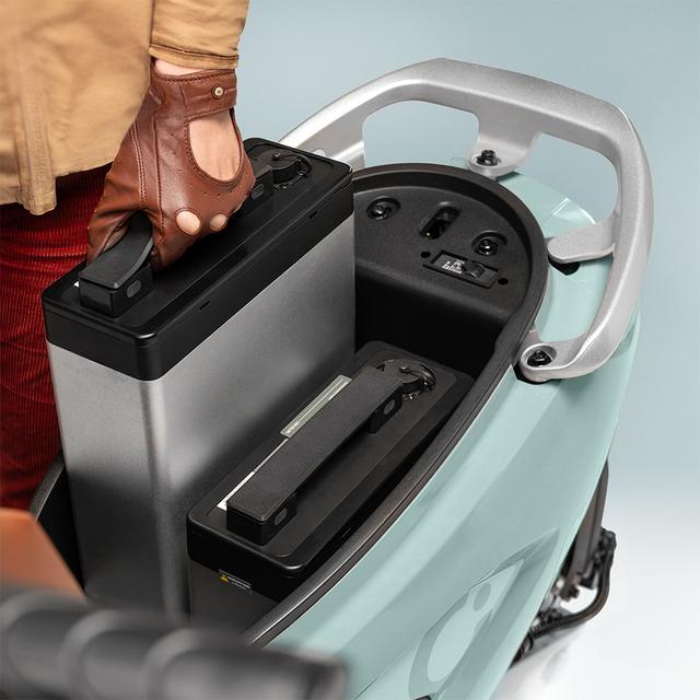 Cecotec Cecotec Piazza (Azul) Con Una Potencia Máxima De 1440W Y Con Opción De Una O Dos Baterías (55-110 Km De Autonomía).Disponible En Dos Colores Combina Estilo Y Ligereza.L1eB (Equivalente A 49cc)  ciclomotor Eléctrico