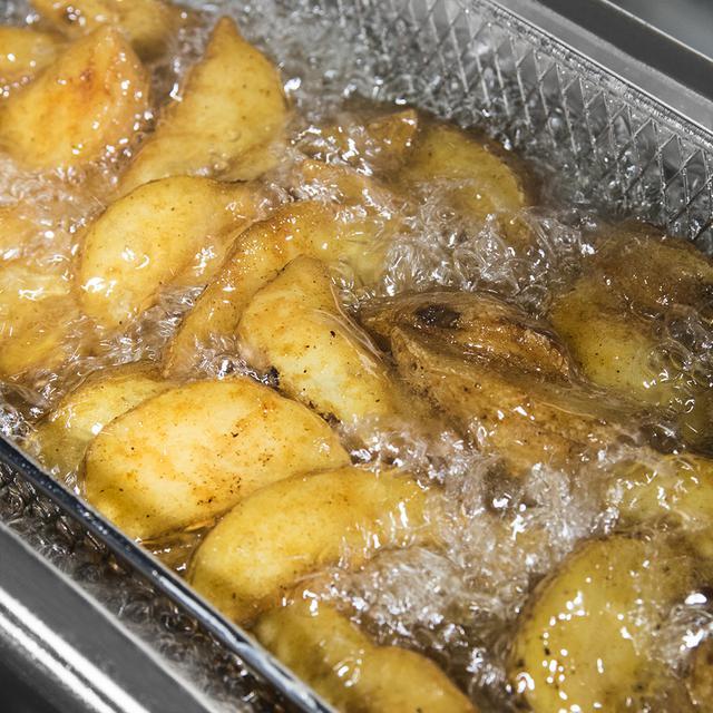 Cecotec CleanFry 3L Full Inox. Freidora Eléctrica De 2000 W Capacidad 3 L Temperatura Hasta 190ºC Cubeta Esmaltada Apta Para Lavavajillas Filtro Que Mantiene El Aceite Limpio Full Inox Freidora Eléctrica 3 Litros  