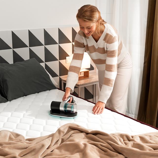 Cecotec Conga 5000 Mattress Liberty Aspirador De Colchones Y Tapicerías Inalámbrico Con 100 W De Potencia. Incluye Luz Ultravioleta UV-C Que Acaba Con El 99 9 % De Los Alérgenos. Tecnología Con Cepillo Motorizado Que Ayuda A