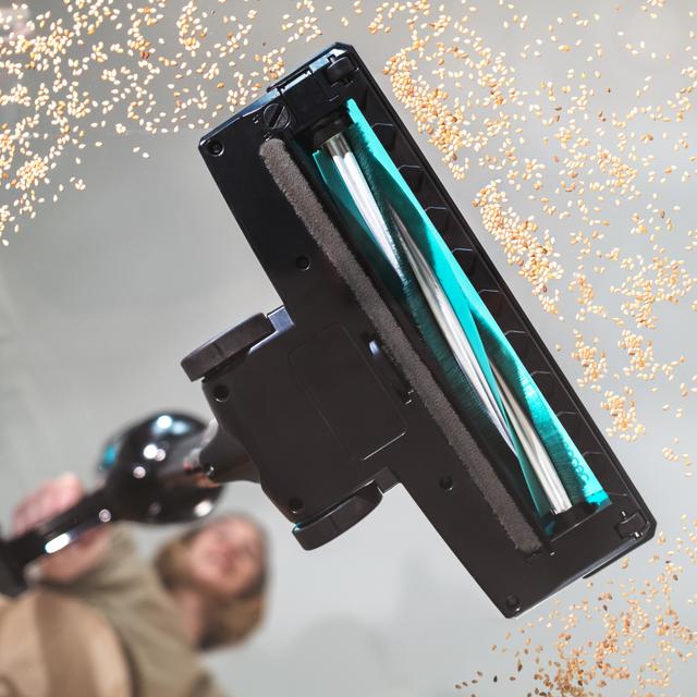 Cecotec Conga 700 PowerHead Aspirador Escoba Con Cable. Potencia Máxima De Hasta 615 W Y Poder De Succión De Hasta 18 KPa. Depósito De 500 Ml. Cepillo Motorizado. Aspirador Escoba Con Cable