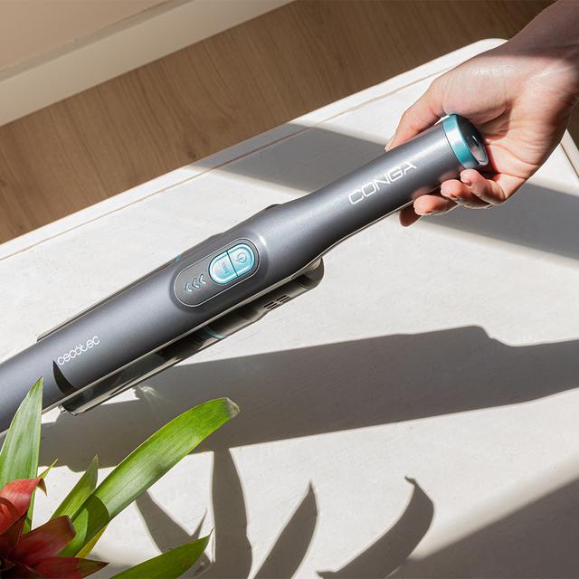 Cecotec Conga Rockstar Micro+ Clean&Car Aspiradora De Mano Con Motor Digital Brushless De 210 W Y 20 KPa De Poder De Succión. Autonomía De Hasta 40 Minutos. Cargador De Coche De 12 V. Dos Modos De Potencia. Con Accesorio 2 En