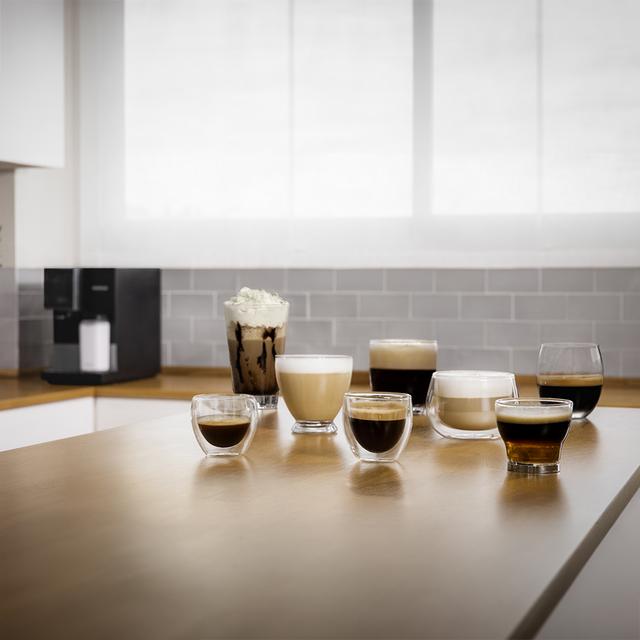 Cecotec Cremmaet Compactccino Connected Black Silver Cafetera Superautomática Compacta Con 19 Bares Pantalla TFT Y Wifi Tanque De Leche Y Sistema Thermoblock. Cafetera Superautomática