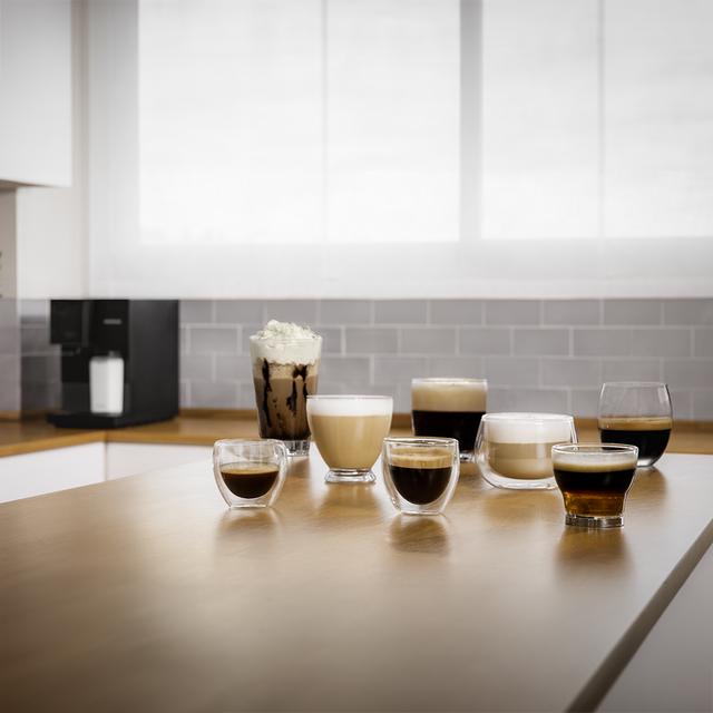 Cecotec Cremmaet Compactccino Connected Cafetera Superautomática Compacta Con 19 Bares Pantalla TFT Y Wifi Tanque De Leche Y Sistema Thermoblock. Cafetera Superautomática