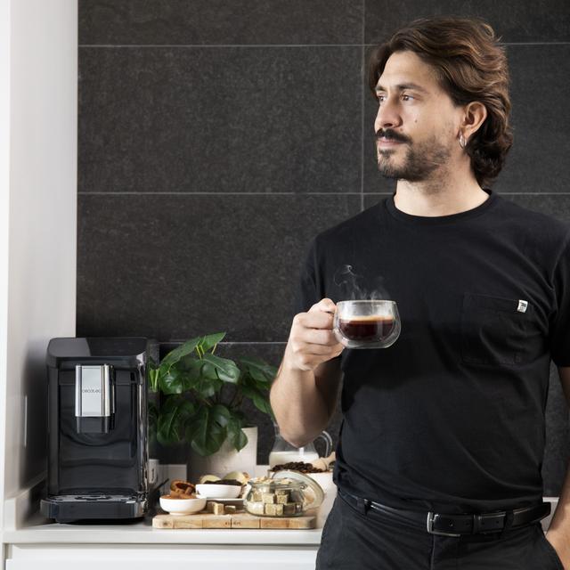 Cecotec Cremmaet Macchia Black Cafetera Superautomática Compacta Con 19 Bares Y Sistema Thermoblock. Cafetera Superautomática 