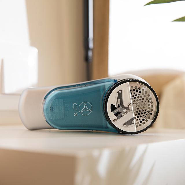 Cecotec Cut-X 4500 Cloth Quitapelusas Con Batería Recargable De Hasta 45 Minutos De Autonomía Sistema De Seguridad 8800 Revoluciones Por Minuto Cabezal Regulable Y Cepillo De Limpieza. Contiene Depósito De Hilos. Quitapelusas