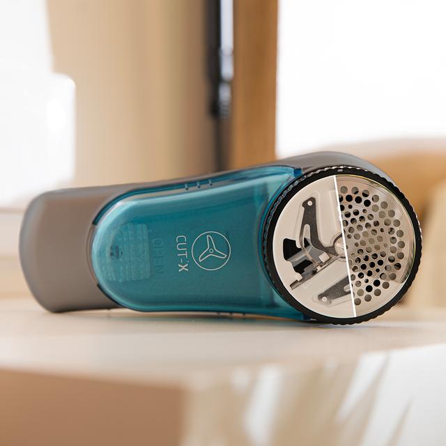 Cecotec Cut-X 4500 Textile Quitapelusas Con Batería Recargable De Hasta 45 Minutos De Autonomía Sistema De Seguridad 8800 Revoluciones Por Minuto Cabezal Regulable Y Cepillo De Limpieza. Contiene Depósito De Hilos. Quitapelus