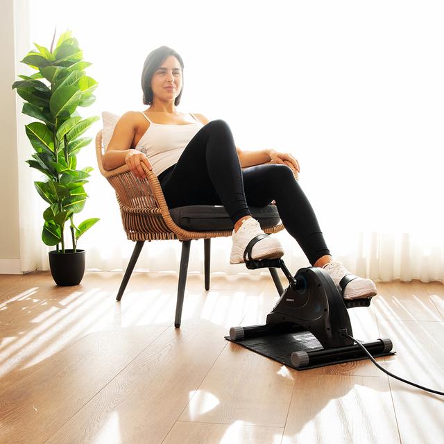 Cecotec DrumFit Cycle Compact Pro Pedales Estáticos Con Motor De Asistencia Y Control Remoto. Ejercita Piernas O Brazos. Control Remoto. Motor De Asistencia. Niveles De Velocidad. Pantalla LED. Alfombrilla Antideslizante. Pedal