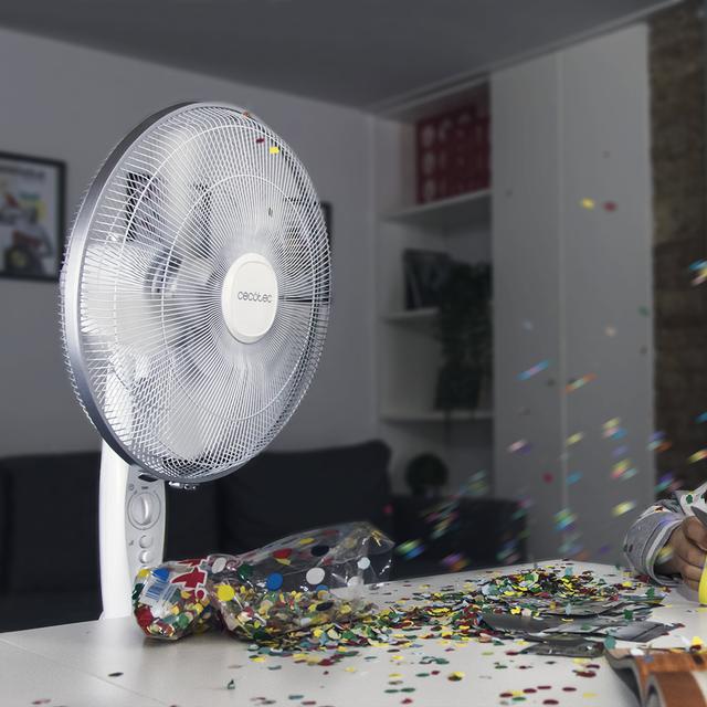 Cecotec EnergySilence 1010 ExtremeFlow. Ventilador De Pie Con Temporizador 60 W 10 Aspas Potente Oscilante Silencioso 3 Velocidades Regulable Motor De Cobre Blanco Ventilador De Pie