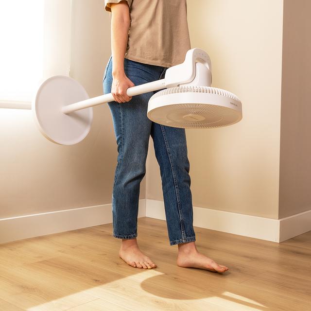 Cecotec EnergySilence 2600 Sunflower Portable Ventilador De Batería 3 En 1 22 W Con Motor BLDC 13”de Diámetro Gran Autonomía Gracias A Su Batería De 2600 MAh Pantalla LED Control Remoto Control Táctil Y Oscilación Horizo