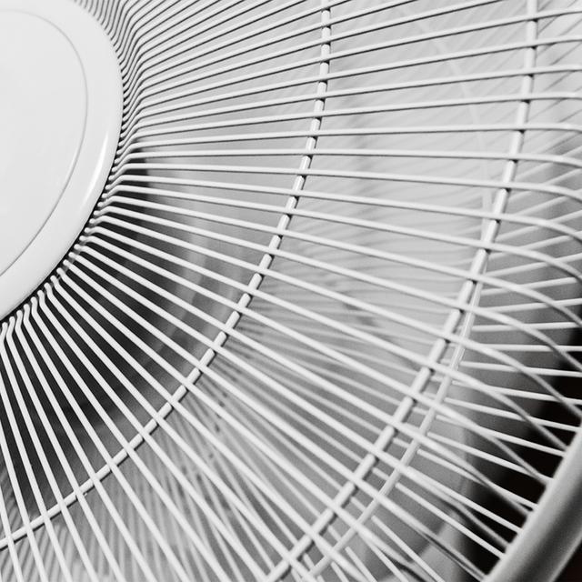 Cecotec EnergySilence 540 Smart. Ventilador De Pie Con Mando A Distancia Y Temporizador 55 W 5 Aspas De 40 Cm De Diámetro Oscilante 3 Velocidades 2 Alturas Motor De Cobre Blanco Ventilador De Pie