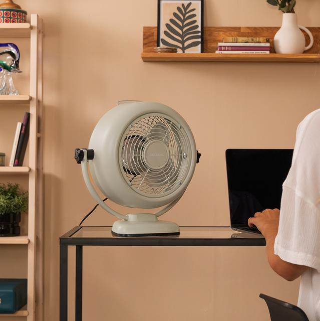 Cecotec EnergySilence 800 RetroDesk Beige Ventilador De Sobremesa Estilo Retro Color Beige De 8" Con 20 W E Inclinación Ajustable. Ventilador De Sobremesa 