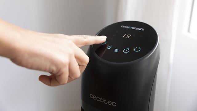 Cecotec EnergySilence 8050 SkyLine Smart. Ventilador De Torre Con Mando A Distancia Y Temporizador 45 W Altra 33" Motor De Cobre 3 Velocidades Oscilación Pantalla LED Ventilador De Torre