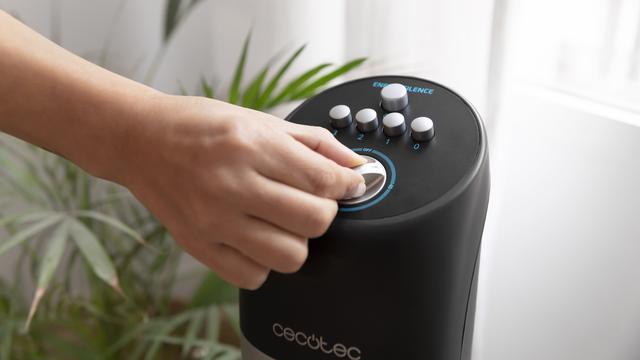 Cecotec EnergySilence 850 Skyline. Ventilador De Torre Con Temporizador 45 W Altura 33" Motor De Cobre 3 Velocidades Oscilación Automática De 70 Grados Asa Trasera Ventilador De Torre