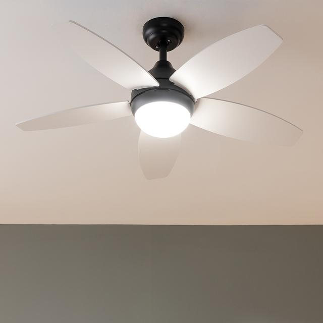 Cecotec EnergySilence Aero 4200 Black&LightWood Ventilador De Techo De 53W Y 42” Con Luz LED De 15W 3 Tonalidades Seleccionables Mando A Distancia Temporizador Seleccionable 3 Velocidades Y 5 Aspas. Ventilador De Techo