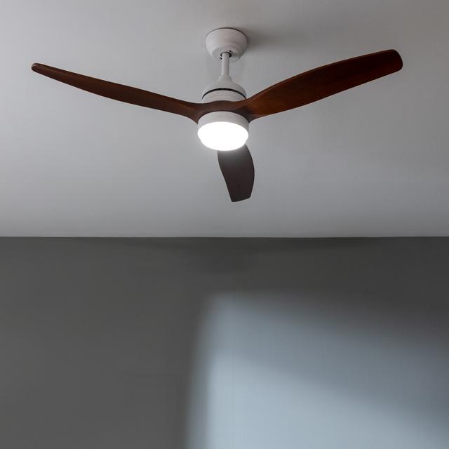 Cecotec EnergySilence Aero 5275 White&BlackWood Ventilador De Techo De 40 W Y 52" Con Motor DC Mando A Distancia Luz LED Doble Altura Temporizador Programable Modo Winter-summer. Ventilador De Techo