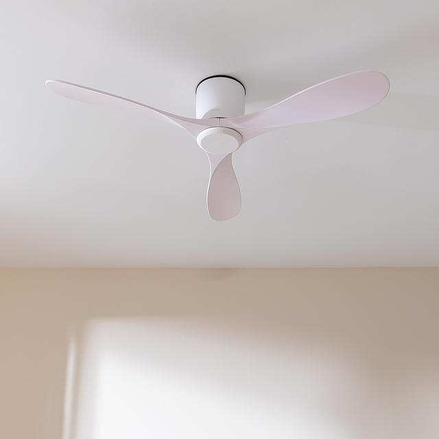 Cecotec EnergySilence Aero 5400 Aqua Connected Ventilador De Techo De 40 W Y 52” Con Mando A Distancia Control Por Wifi Y Mando A Distancia Protección IP44 6 Velocidades 3 Aspas Modo Winter-summer Y Temporizador De Hasta 4 Ho