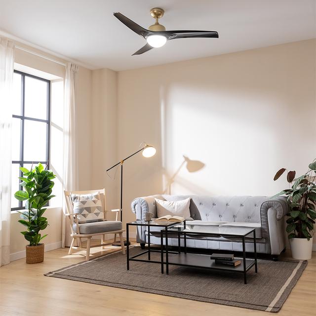 Cecotec EnergySilence Aero 560 GoldBlack Ventilador De Techo De 60W Y 52” Con Luz LED De 18W Mando A Distancia Temporizador Programable 3 Velocidades A Seleccionar Y 3 Aspas Ventilador De Techo