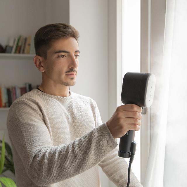 Cecotec Fast&Furious 4010 Vital. Plancha Vertical Con Potencia 1000 W Suela Cerámica Cepillo Silicona Presión Vapor 25g/m Diseño Ligero Perfecta Para Viajar Calentamiento En 30 Seg Plancha Vertical Para Ropa