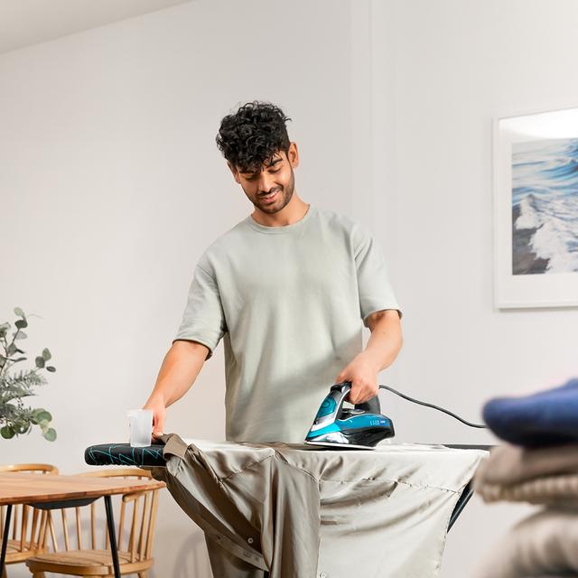 Cecotec Fast&Furious 6050 X-Treme M Plancha Con Bomba De Agua Automática Integrada Con 3100 W Sistema De Apagado Automático Vapor Continuo De 75 G/min Y Golpe De Vapor De 285 G/min. Doble Suela Anodizada Que Mejora El Reparto