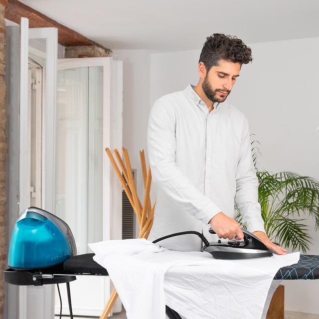 Cecotec Fast&Furious 8060 Ultra. Centro De Planchado De 3000 W 15 Bares De Presión Revestimiento De Óxido De Titanio Golpe De Vapor De 750 G/min 175 G/min De Vapor Continuo Gris Centro De Planchado