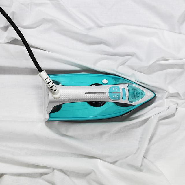 Cecotec ForceTitanium 450. Plancha Ropa Vapor De 2600 W Golpe De Vapor 180 G/min Suela TitaniumSlide Vapor Continuo 45 G/min Antical Antigoteo Autolimpieza 400 Ml Plancha De Vapor Para Rops