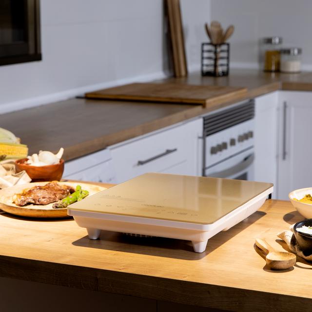 Cecotec Full Crystal Diamond. Placa De Inducción Portátil Con Potencia 2000 W Temperatura Regulable 4 Programas Preconfigurados Temporizador Sartenes Hasta 28 Cm Placa De Inducción Portátil 2000 W Color Dorado