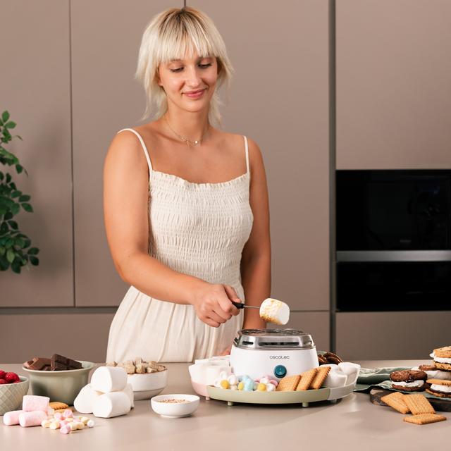 Cecotec Fun&Sugar Marshmallow Máquina Para Calentar Marhsmallows S'more Con 270 W De Potencia Y 2 Tenedores De Metal. Máquina Para Calentar Marhsmallows