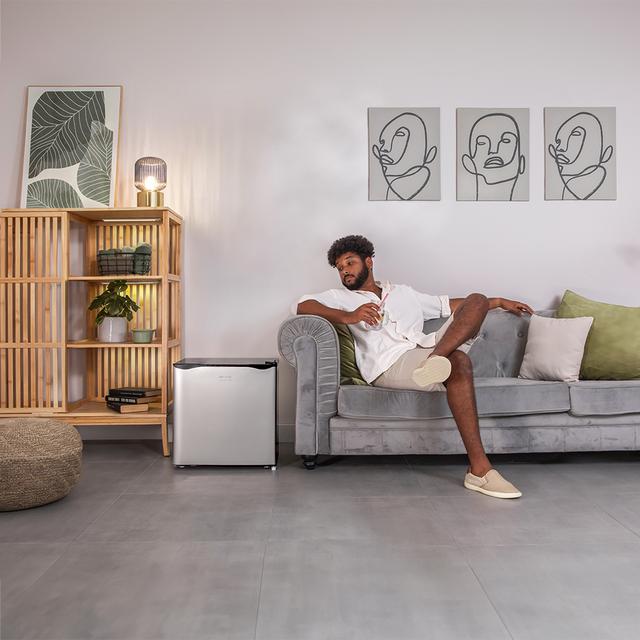 Cecotec GrandCooler 20000 L SilentCompress Inox E Mini Frigorífico Negro Capacidad De 46 Litros 48 7 De Ancho Y 48 Cm De Alto Puerta Reversible Funcionamiento Cíclico Clase Energética E Mini Frigorífico 