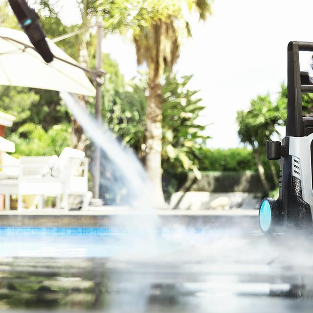 Cecotec HidroBoost 1600 Car&Bike. Hidrolimpiadora Con 1600 W Especial Para Coche Y Bici. Compacta Potente Y Portátil. Botella Para Jabón Y Cepillos Especiales. Caudal Máx 426 L/h 135 Bar Hidrolimpiadora / Limpiadora De Alta P