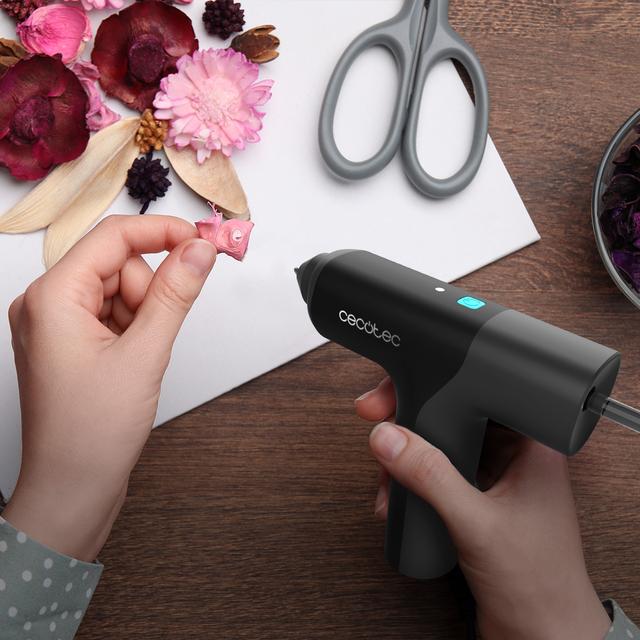 Cecotec Perfect Fix 360 FreeStyle Pistola De Silicona Caliente Sin Cables. Batería Integrada 3 6V. Sistema Auto Tech. Calentamiento Ultrarrápido. Incluye Estuche Protector De Mesa Y 20 Barras De Silicona