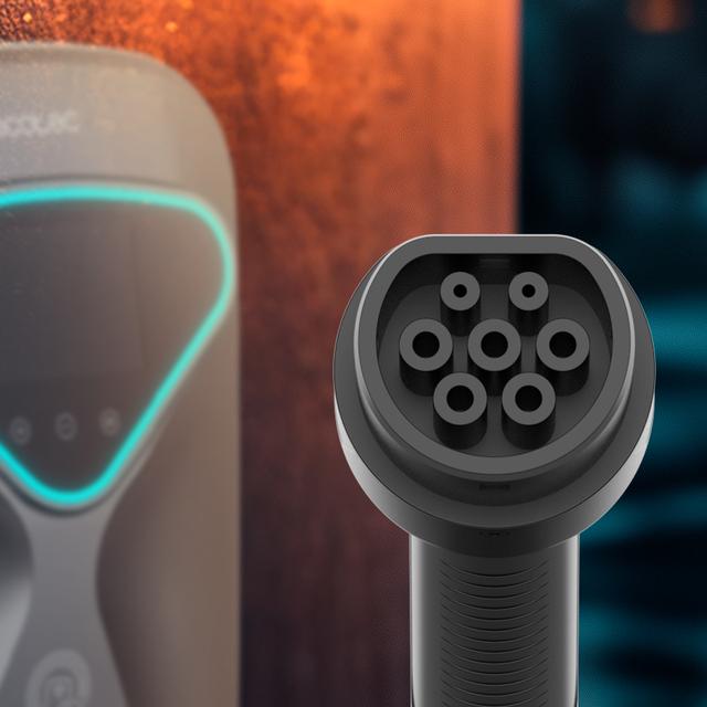 Cecotec PIT&STOP 7 KW Estación De Carga Para Vehículos Eléctricos 32A Y 7kW Monofásico 5 Metros De Cable Tipo 2 Para Coches Eléctricos E Híbridos Enchufables Wall Box EV Pantalla LCD Protección IP65 Apta Para Interior Y E