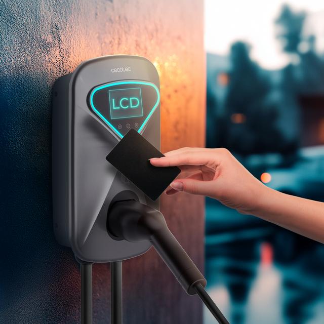Cecotec PIT&STOP 7 KW Estación De Carga Para Vehículos Eléctricos 32A Y 7kW Monofásico 5 Metros De Cable Tipo 2 Para Coches Eléctricos E Híbridos Enchufables Wall Box EV Pantalla LCD Protección IP65 Apta Para Interior Y E