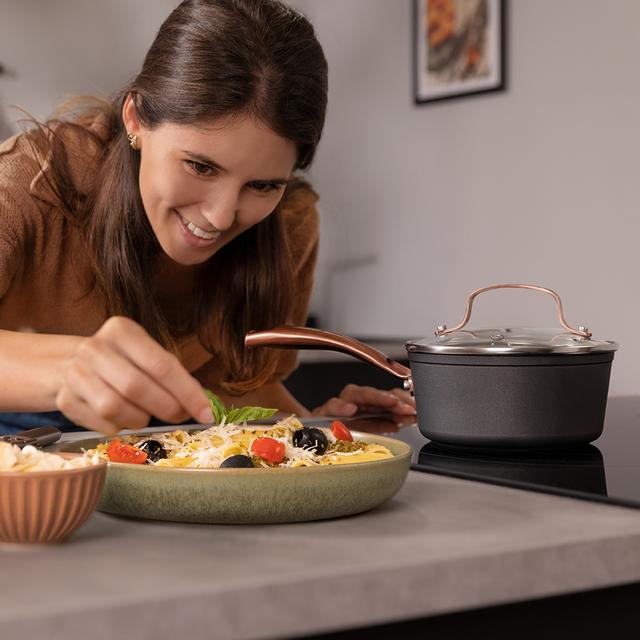 Cecotec Polka Colección Excellence / Experience (Colección Fantasy Golden) Cazo De 16 Cm De Diámetro Y Capacidad De 1 3 L. Mango Remachado Semiprofesional De Acero Inoxidable Y Revestimiento Antiadherente De Alta Calidad Cazo