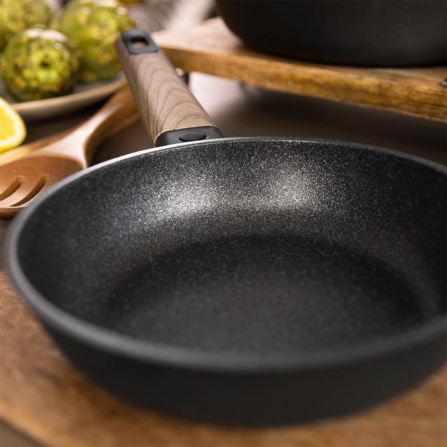 Cecotec Polka Excellence 20 Bucket Force. Sartén Con Diámetro De 20 Cm Aluminio Fundido Revestimiento Antiadherente Apta Para Lavavajillas Y Todo Tipo De Cocinas Fondo Indeformable Sartén