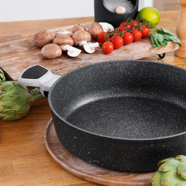 Cecotec Polka Exclusive 28 Low Pot Wood&Rock. Olla Baja Con Diámetro De 28 Cm Mango Frío De Baquelita Aluminio Forjado Revestimiento Antiadherente Teflon Apta Para Lavavajillas Y Todo Tipo De Cocinas Olla