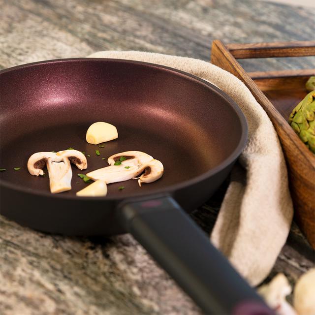 Cecotec Polka Experience 22 Bucket Titan. Sartén Con Diámetro 22 Cm Aluminio Fundido Revestimiento Antiadherente Apta Para Lavavajillas Y Todo Tipo De Cocinas Fondo Indeformable Sartén