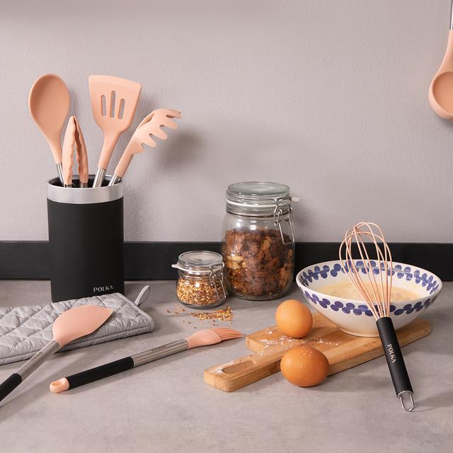 Cecotec Polka Experience Gravity. Set De Utensilios De Cocina De 9 Piezas Rosa Pastel Recubierto Soft Touch Y Mango De Acero. Materiales: Silicona Nylon Y PP Incluye Holder Polka Ultensilios De Cocina