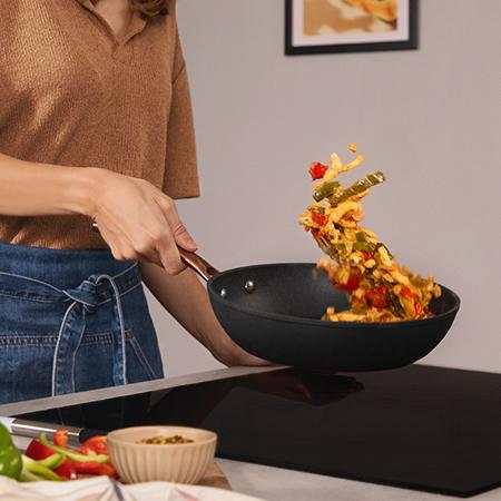 Cecotec Polka Fantasy 20-24 Bucket Set Golden. Set De Sartenes De 20-24 Cm De Diámetro Y Fabricado En Acero Inoxidable Acabado En Color Oro Rosa Set De Sartenes