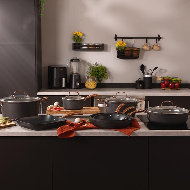 Cecotec Polka Fantasy 24 Bucket Golden Sartén De 24cm De Diámetro. Mango Remachado Semiprofesional De Acero Inoxidable Acabado En Color Oro Rosa. Sartén