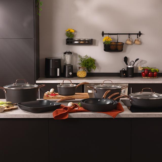 Cecotec Polka Fantasy 24 Pot Golden Olla De 24 Cm De Diámetro Y Capacidad De 4 5 L. Tapa De Cristal Templado Con Detalles De Acero Inoxidable. Apta Para Horno Hasta 230ºC Sin Tapa Y Revestimiento Antiadherente Ollas