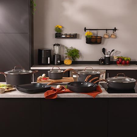 Cecotec Polka Fantasy 28 Low Pot Golden. Olla Baja De 28 Cm De Diámetro Y Capacidad De 4 1 L Con Revestimiento Antiadherente De Alta Calidad. Apto Para Horno Y Todo Tipo De Cocinas Olla Baja