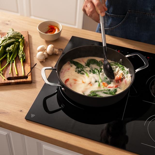 Cecotec Polka Fantasy 28 Low Pot Silver. Olla De 24 Y 28 Cm. Aluminio Revestimiento Antiadherente Apta Para Todo Tipo De Cocinas Y Lavavajillas Fondo Indeformable (Colección Fantasy Silver 28 Cm. Olla Baja) Olla Baja