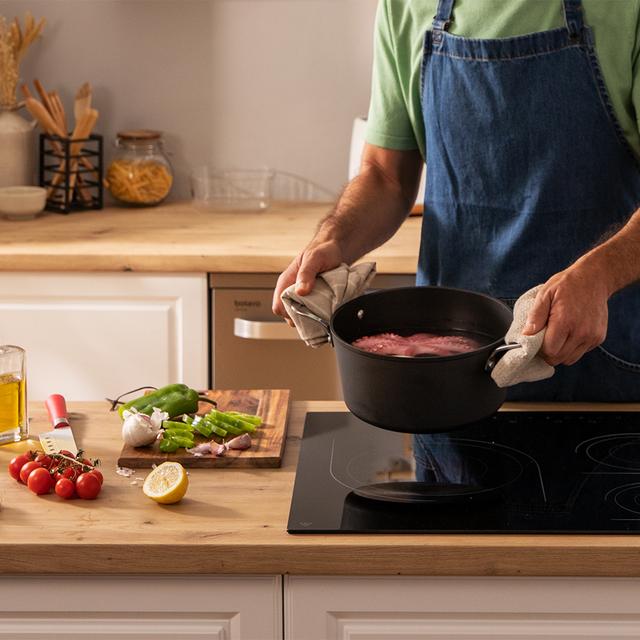 Cecotec Polka Fantasy 28 Pot Silver Olla De 28 Cm De Diámetro Y Capacidad De 7 1 L. Asas Remachadas De Acero Inoxidable. Revestimiento Antiadherente Y Apta Para Todo Tipo De Cocinas Ollas