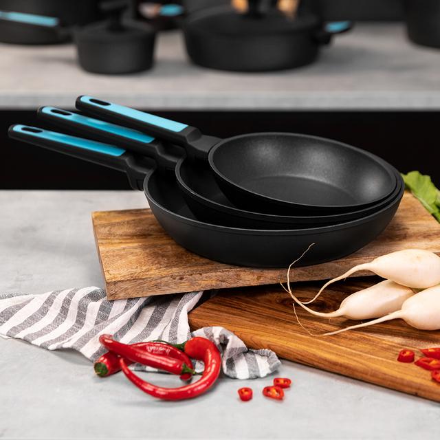 Cecotec Polka Platinum 20-24-28 Bucket Set Thunder. Set De Sartenes Con Diámetro 20-24-28 Cm Aluminio Forjado Revestimiento Antiadherente Teflon Apta Para Lavavajillas Y Todo Tipo De Cocinas Set De Sartenes